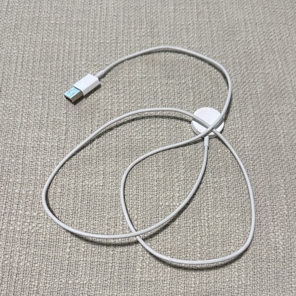 Apple Watch charger - Picture 1 of 3